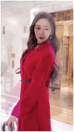 王馨瑶写真花絮 红衣性感